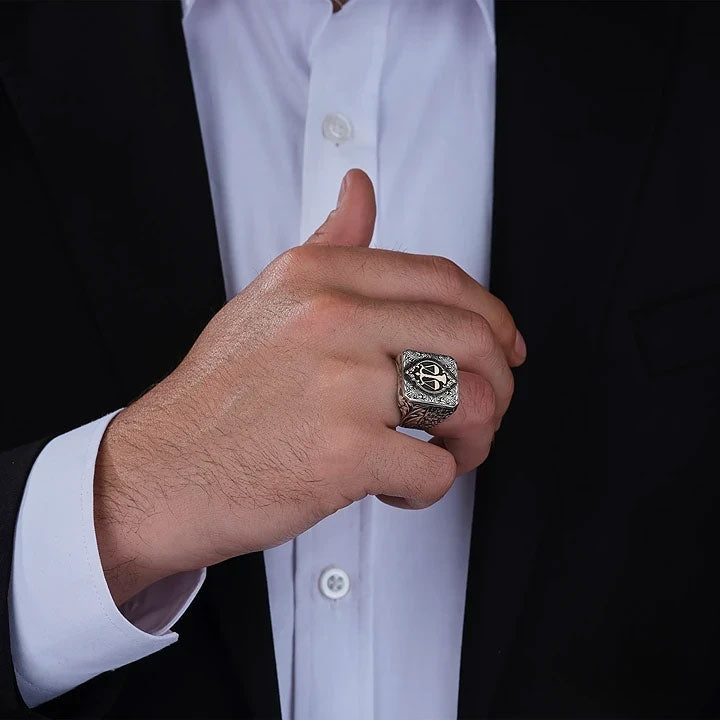 خاتم فضة رجالي 925 مزين بتصميم ميزان العدل متقن الصنع - متجر المارشال للخواتم الرجالية 3