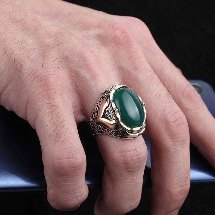 خاتم فضة رجالي  925 بتصميم ملكي فاخر وحجر عقيق أخضر دائري - متجر المارشال للخواتم الرجالية 2