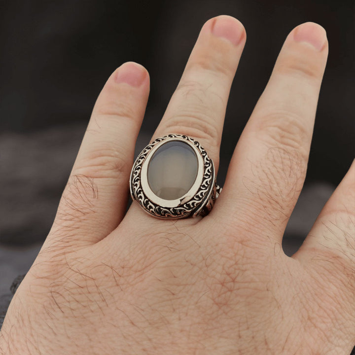 خاتم فضة رجالي  925 مرصع بالعقيق اليماني بتصميم كلاسيكي فريد - متجر المارشال للخواتم الرجالية 3