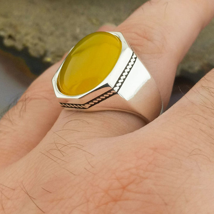 خاتم فضة رجالي  925 مرصع بالعقيق الأصفر بتصميم كلاسيكي فريد - متجر المارشال للخواتم الرجالية 2