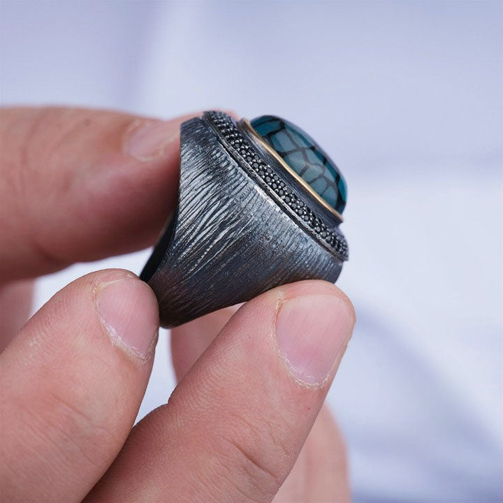 خاتم فضة رجالي 925 مرصع بحجر العقيق ضمن تصميم عصري - متجر المارشال للخواتم الرجالية 3