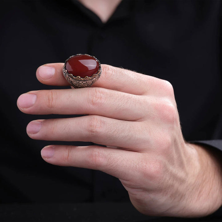 خاتم فضة رجالي 925 مرصع بحجر العقيق مزين بتصميم سلطاني فاخر - متجر المارشال للخواتم الرجالية 2