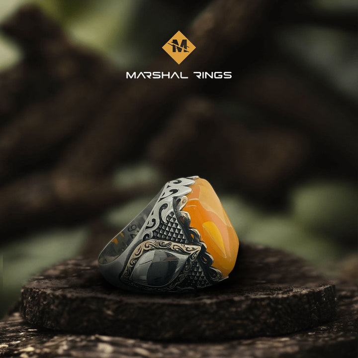 خاتم فضة رجالي 925 مرصع بحجر عنبر أصفر بتصميم هندسي فريد - متجر المارشال للخواتم الرجالية 2