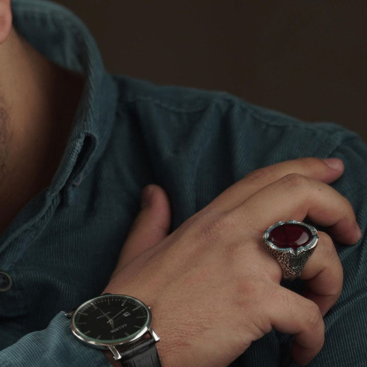 خاتم فضة رجالي عيار 925 مرصع بحجر العنبر الأحمر البيضاوي - متجر المارشال للخواتم الرجالية 3
