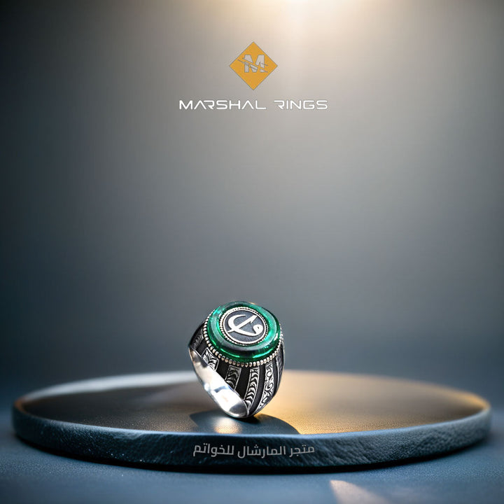 خاتم فضة رجالي 925 منقوش يدوياً بإطار دائري مزين بحرفي ألف والواو - متجر المارشال للخواتم الرجالية 2