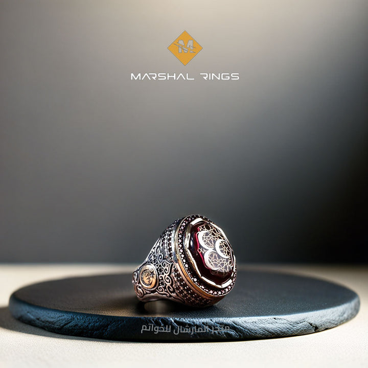 خاتم فضة رجالي 925 مرصح بحجر الكهرمان وهلال ثلاثي  منقوش يدوياً  - متجر المارشال للخواتم الرجالية 1