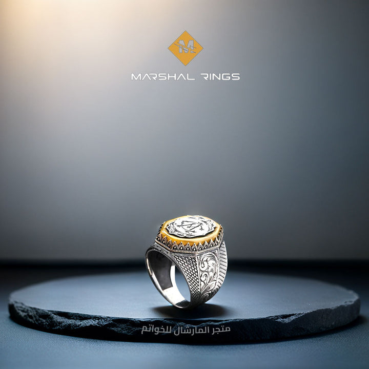 خاتم فضة رجالي 925 مزين بحرف محفور بتصميم أنيق ومتفرد - متجر المارشال للخواتم الرجالية 2