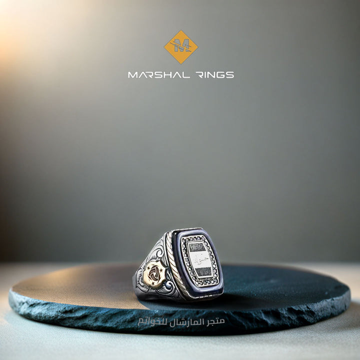 خاتم فضة رجالي 925 مرصع بحجر لامع يحمل نقش "حسبي الله" محفور بإتقان - متجر المارشال للخواتم الرجالية 1