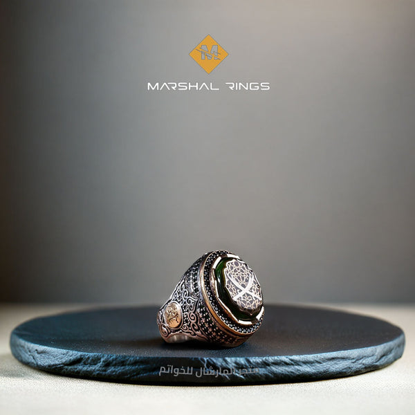 خاتم فضة رجالي 925 مرصح بحجر الكهرمان مزين بنقش سيف ذو الفقار  - متجر المارشال للخواتم الرجالية 1