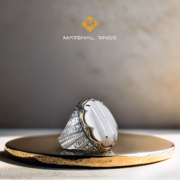 خاتم فضة رجالي 925 مزين بتصميم أنيق مع إطار منقوش يدوياً - متجر المارشال للخواتم الرجالية 1