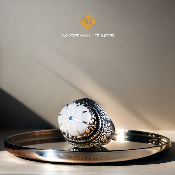خاتم فضة رجالي 925 منقوش يدوياً ومزين بأحجار أونيكس سوداء في الإطار - متجر المارشال للخواتم الرجالية 1