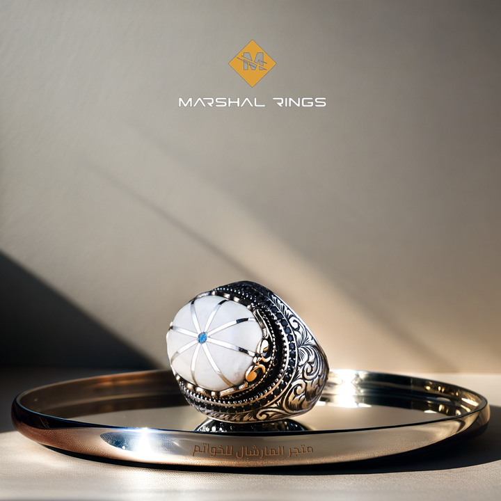 خاتم فضة رجالي 925 منقوش يدوياً ومزين بأحجار أونيكس سوداء في الإطار - متجر المارشال للخواتم الرجالية 1