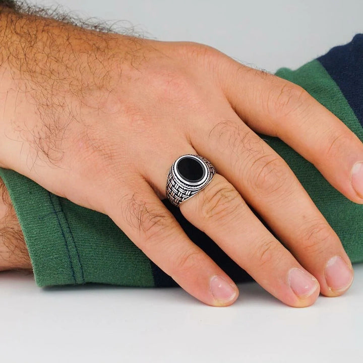 خاتم فضة رجالي  925 مرصع بالأونيكس الأسود بتصميم كلاسيكي فريد - متجر المارشال للخواتم الرجالية 2