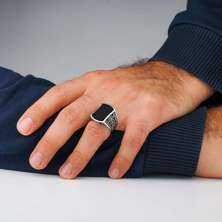 خاتم فضة رجالي  925 مرصع بالأونيكس الأسود - متجر المارشال للخواتم الرجالية 2