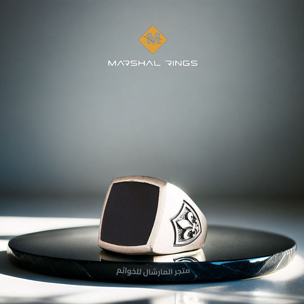 خاتم فضة رجالي 925 مرصع بحجر الأونيكس بتصميم عصري أنيق - متجر المارشال للخواتم الرجالية 1