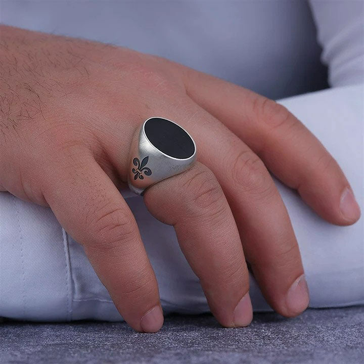 خاتم فضة رجالي 925 مرصع بحجر الأونيكس الأسود ضمن تصميم فاخر - متجر المارشال للخواتم الرجالية 4