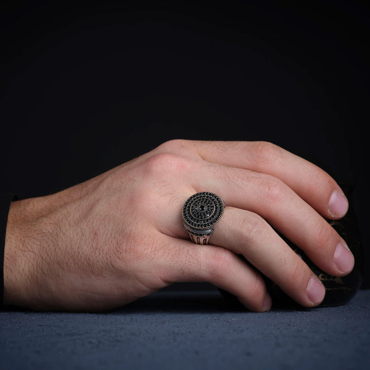 خاتم فضة رجالي 925 مرصع بحجر الأونيكس بتصميم أنيق - متجر المارشال للخواتم الرجالية 3