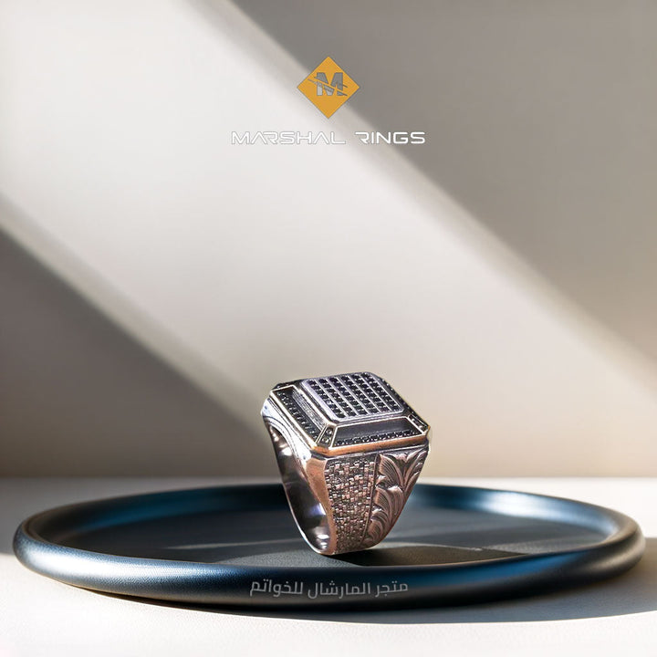 خاتم فضة رجالي 925 مرصع بحجر الأونيكس مع نقش يدوي أنيق - متجر المارشال للخواتم الرجالية 2