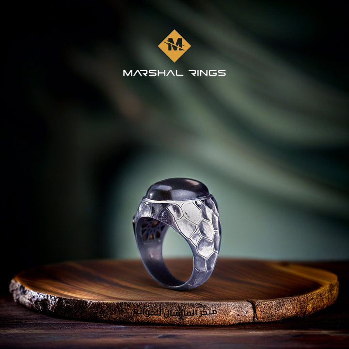 خاتم فضة رجالي بحجر كوارتز  بتصميم قرص العسل - أناقة عصرية وجاذبية (عيار 925) - متجر المارشال للخواتم الرجالية 2