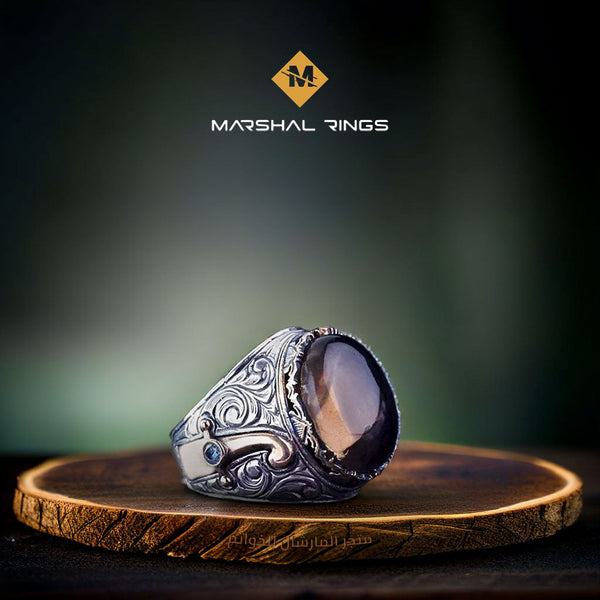 خاتم فضة رجالي فاخر بنقوش فنية وحجر كوارتز - فخامة وأصالة (عيار 925) - متجر المارشال للخواتم الرجالية 1