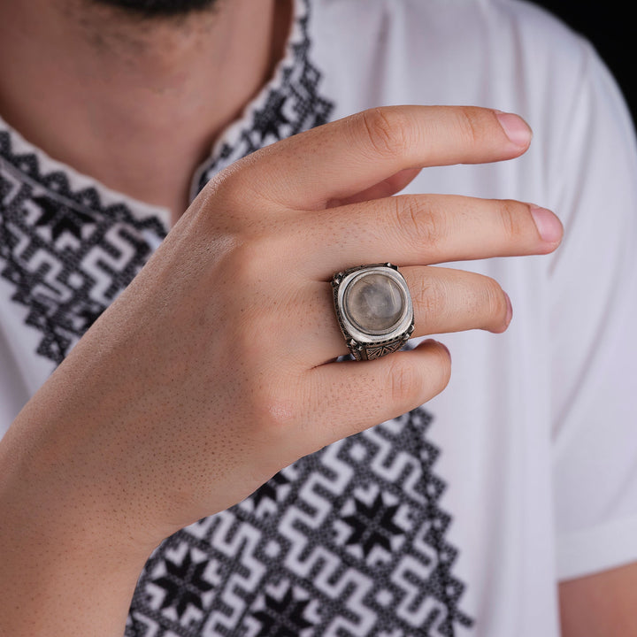 خاتم فضة رجالي 925 مرصع بحجر الكوارتز الروتيل الطبيعي بتصميم عصري فاخر - متجر المارشال للخواتم الرجالية 3