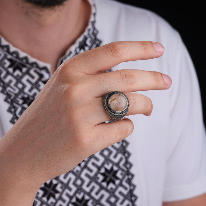 خاتم فضة رجالي 925 مرصع بحجر الكوارتز الروتيل الطبيعي مزين بإطار كلاسيكي - متجر المارشال للخواتم الرجالية 4