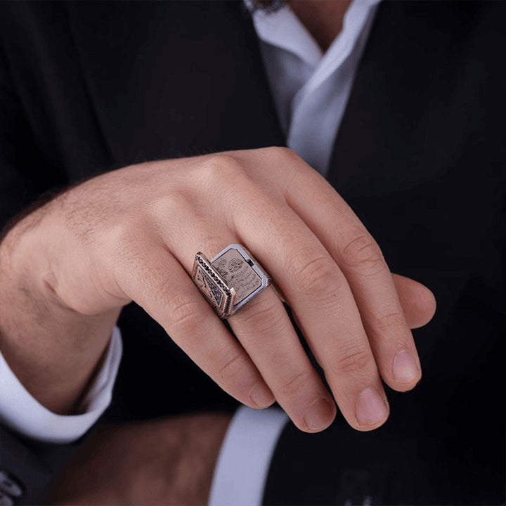خاتم فضة 925 رجالي كلاسيكي مع نقوش سور الفلق والناس - متجر المارشال للخواتم الرجالية 4