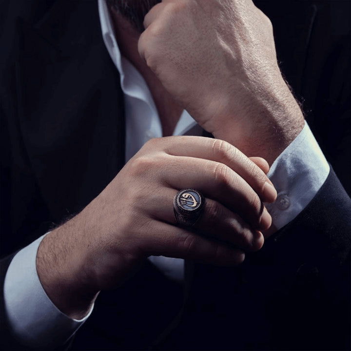 خاتم فضة 925 رجالي بحرفي الواو والألف تصميم مميز - متجر المارشال للخواتم الرجالية 3