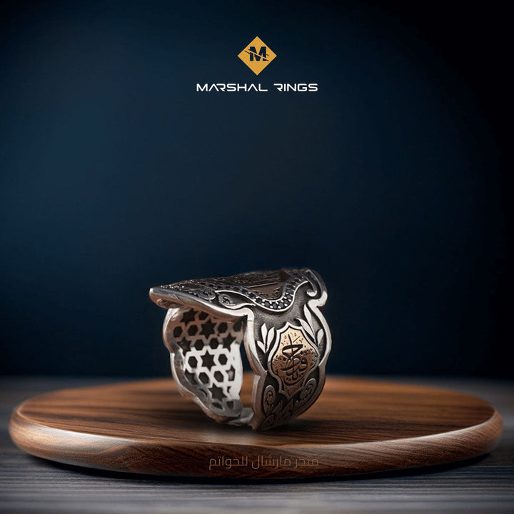 خاتم فضة 925 رجالي بنقوش إسلامية "لا قوة إلا بالله" تصميم قوي - متجر المارشال للخواتم الرجالية 2