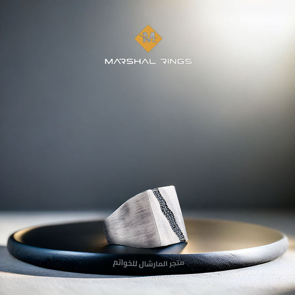 خاتم فضة 925 رجالي مرصع بحجر الزركون الصغير - متجر المارشال للخواتم الرجالية 1