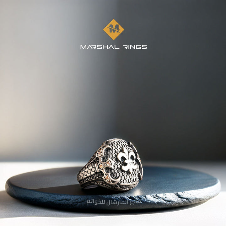 خاتم فضة رجالي عيار 925 تصميم ملكي حفر يدوي دقيق فاخر - متجر المارشال للخواتم الرجالية 1