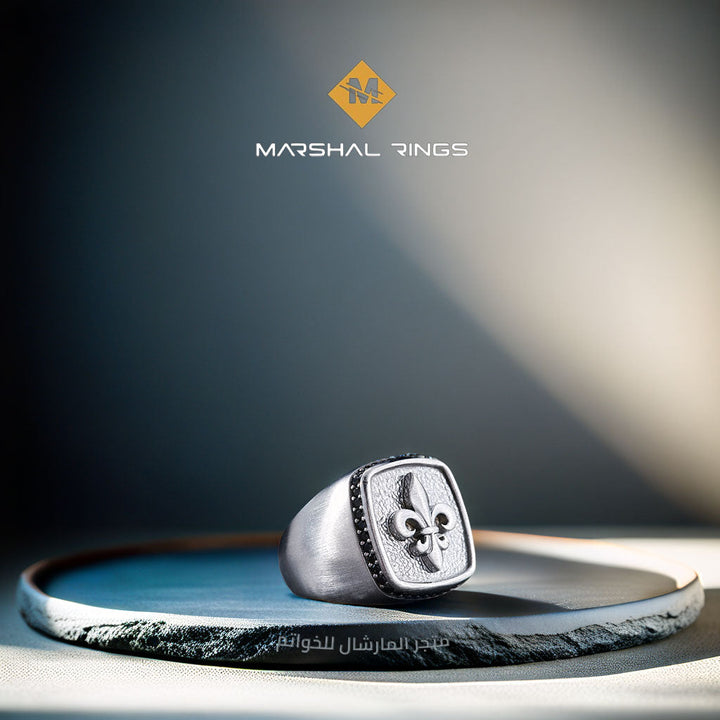 خاتم فضة 925 رجالي بحجر زركون فاخر على الحواف - متجر المارشال للخواتم الرجالية 1