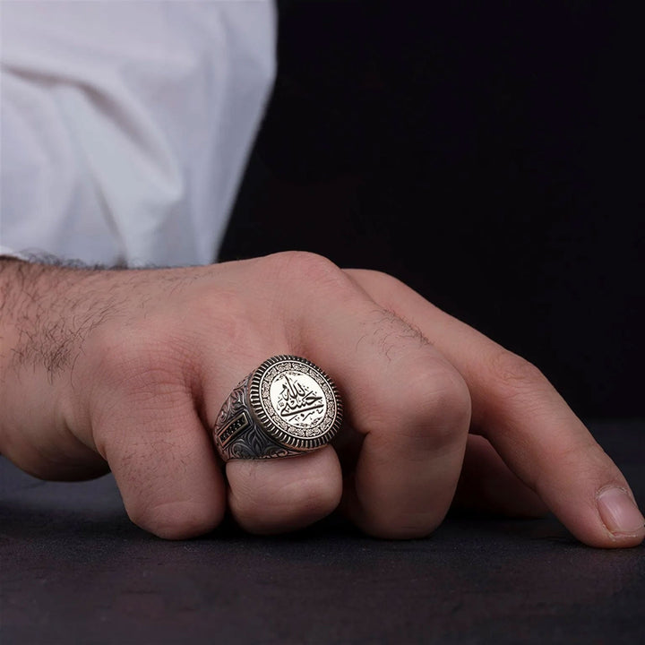خاتم فضة 925 رجالي اسلامي نقش " حسبي الله" دائري  - متجر المارشال للخواتم الرجالية 2