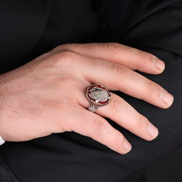 خاتم فضة رجالي اسلامي عيار 925 مرصع بحجر العنبر بنقش "لا غالب الا الله"  - متجر المارشال للخواتم الرجالية 2