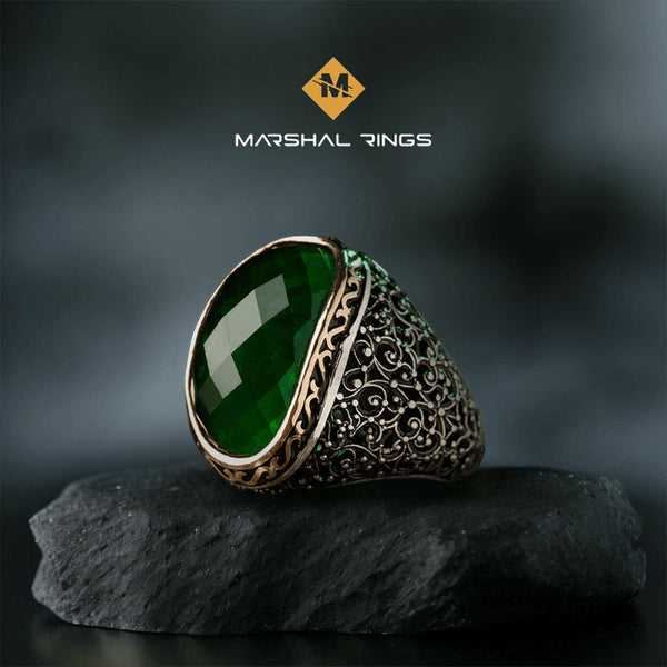 خاتم فضة رجالي عيار 925 بحجر زركون أخضر فاخر ونقوش فنية أنيقة - متجر المارشال للخواتم الرجالية 1