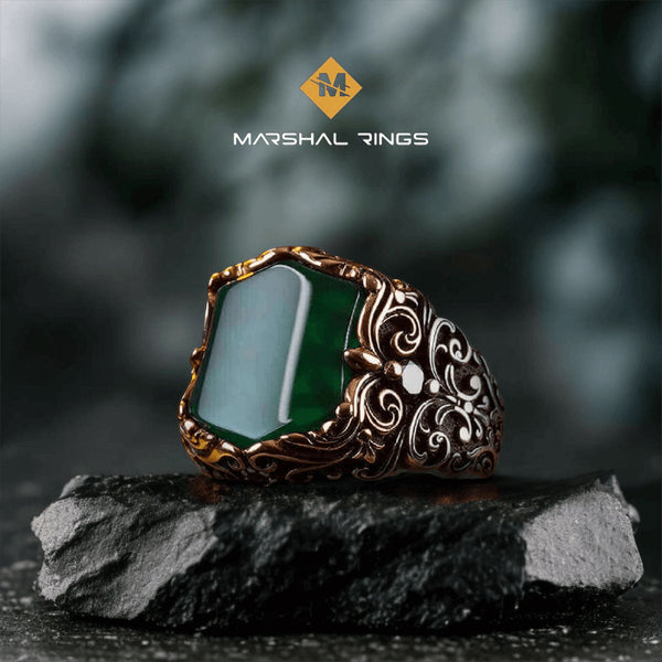 خاتم فضة رجالي عيار 925 بحجر زركون أخضر منقوش بتفاصيل مذهلة - متجر المارشال للخواتم الرجالية 1