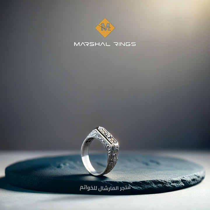 خاتم فضة رجالي 925 مرصع بأحجار مايكرو ونقش حرف بالمنتصف - متجر المارشال للخواتم الرجالية 1