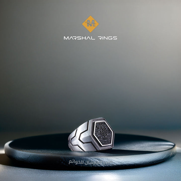 خاتم فضة رجالي 925 مرصع بأحجار مايكرو سداسي الشكل - متجر المارشال للخواتم الرجالية 1