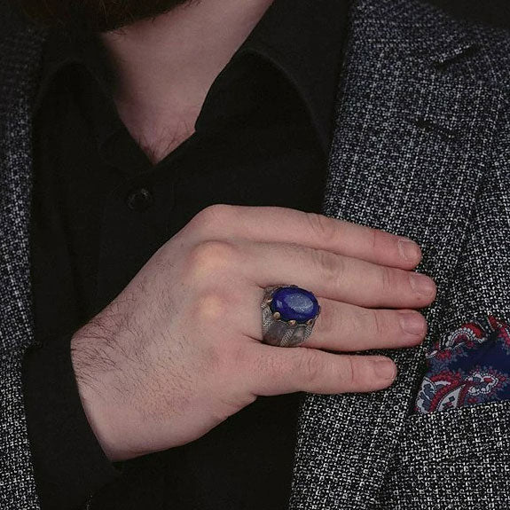 خاتم فضة رجالي 925 مرصع بحجر اللازورد بتصميم كلاسيكي أنيق - متجر المارشال للخواتم الرجالية 3