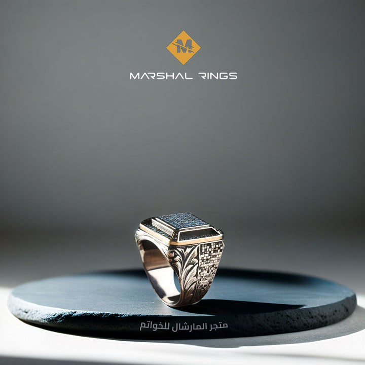 خاتم فضة رجالي 925 مرصع بحجر الفيروز مع نقش يدوي كلاسيكي - متجر المارشال للخواتم الرجالية 2