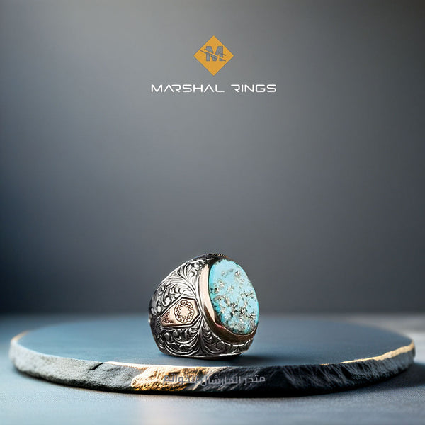 خاتم فضة رجالي 925 مرصع بحجر الفيروز مزين بنقش يدوي - متجر المارشال للخواتم الرجالية 1