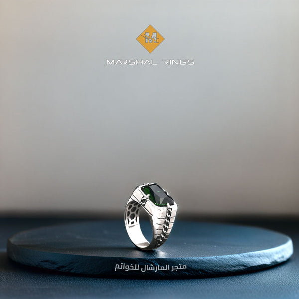 خاتم فضة رجالي 925 مرصع بحجر زركون أخضر ضمن تصميم عصري - متجر المارشال للخواتم الرجالية 1