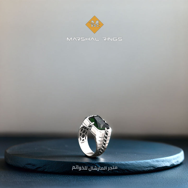 خاتم فضة رجالي 925 مرصع بحجر زركون أخضر ضمن تصميم عصري - متجر المارشال للخواتم الرجالية 1