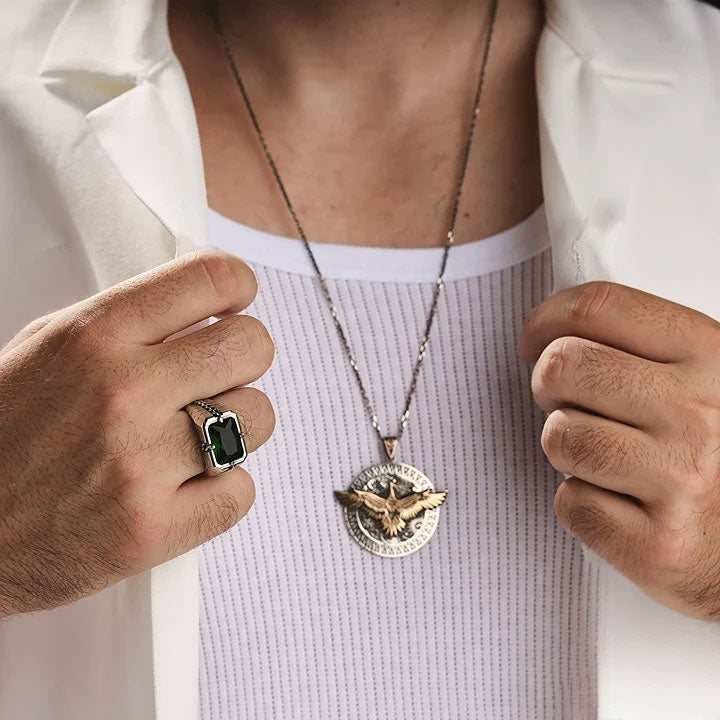 خاتم فضة رجالي 925 مرصع بحجر زركون أخضر ضمن تصميم عصري - متجر المارشال للخواتم الرجالية 2