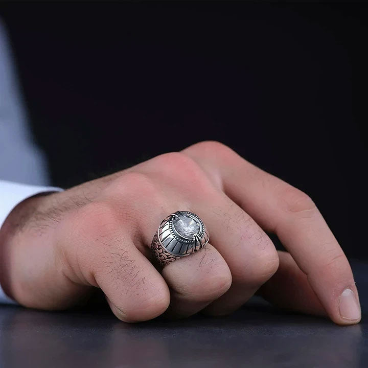 خاتم فضة رجالي 925 مرصع بحجر الزركون الأبيض بتصميم فاخر خاص - متجر المارشال للخواتم الرجالية 3