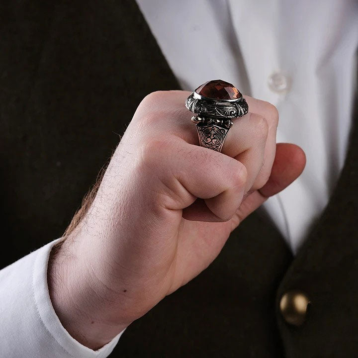 خاتم فضة رجالي 925 مرصع بحجر الزولتانيت يتميز بنقوش دقيقة - متجر المارشال للخواتم الرجالية 3