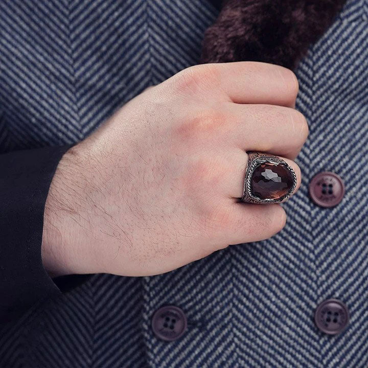 خاتم فضة رجالي 925 مرصع بحجر الزولتانيت مع إطار منقوش يدوياً - متجر المارشال للخواتم الرجالية 3